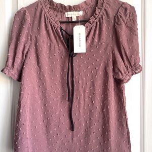 woman’s dress shirt small